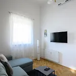Violet Center Apartament *