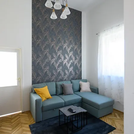 Violet Center Apartament Debreţin