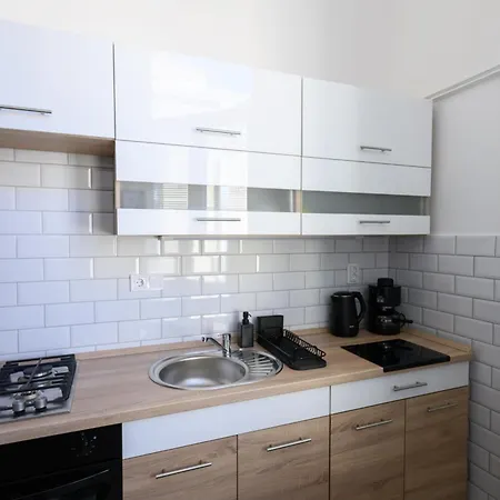 Апартаменты Violet Center *