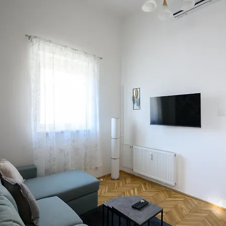 Violet Center Apartament *
