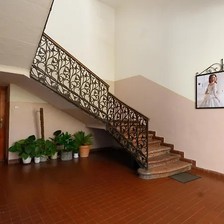 Апартаменты Violet Center *