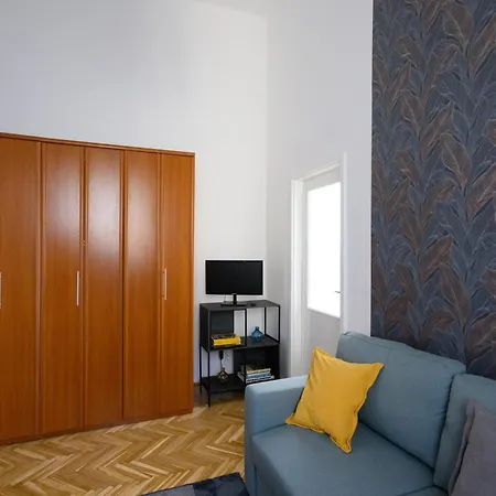 Violet Center Дебрецен